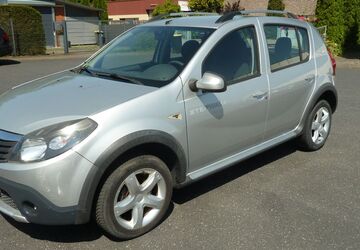 Dacia Sandero 132.000 km 3.350 &euro; Geldern 47608
