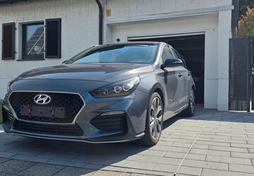 Hyundai i30 93.961 km 15.400 &euro; Düsseldorf 40591