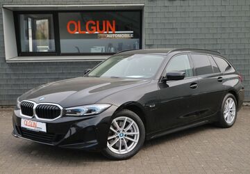 BMW 320 120.357 km 21.990 &euro; Neuss 41469