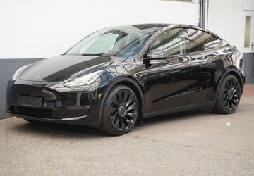 Tesla Model Y 37.574 km 39.250 &euro; Mönchengladbach 41236