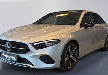 Mercedes-Benz A 200 1.001 km 40.490 &euro; Krefeld 47800
