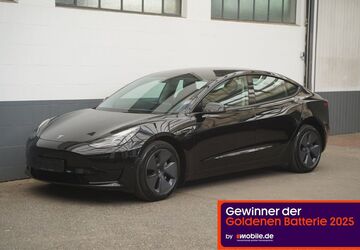 Tesla Model 3 31.598 km 28.850 &euro; Mönchengladbach 41236