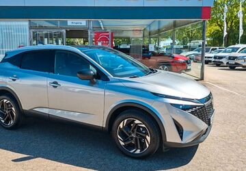 Nissan Qashqai 4.000 km 31.399 &euro; Kamp-Lintfort 47475