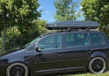 VW Touran 129.000 km 8.111 &euro; Viersen 41751