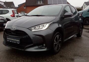 Toyota Yaris 5.300 km 23.880 &euro; Viersen 41748