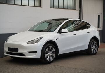 Tesla Model Y 64.962 km 30.950 &euro; Mönchengladbach 41236