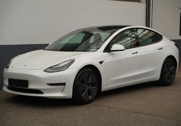 Tesla Model 3 48.594 km 31.550 &euro; Mönchengladbach 41236